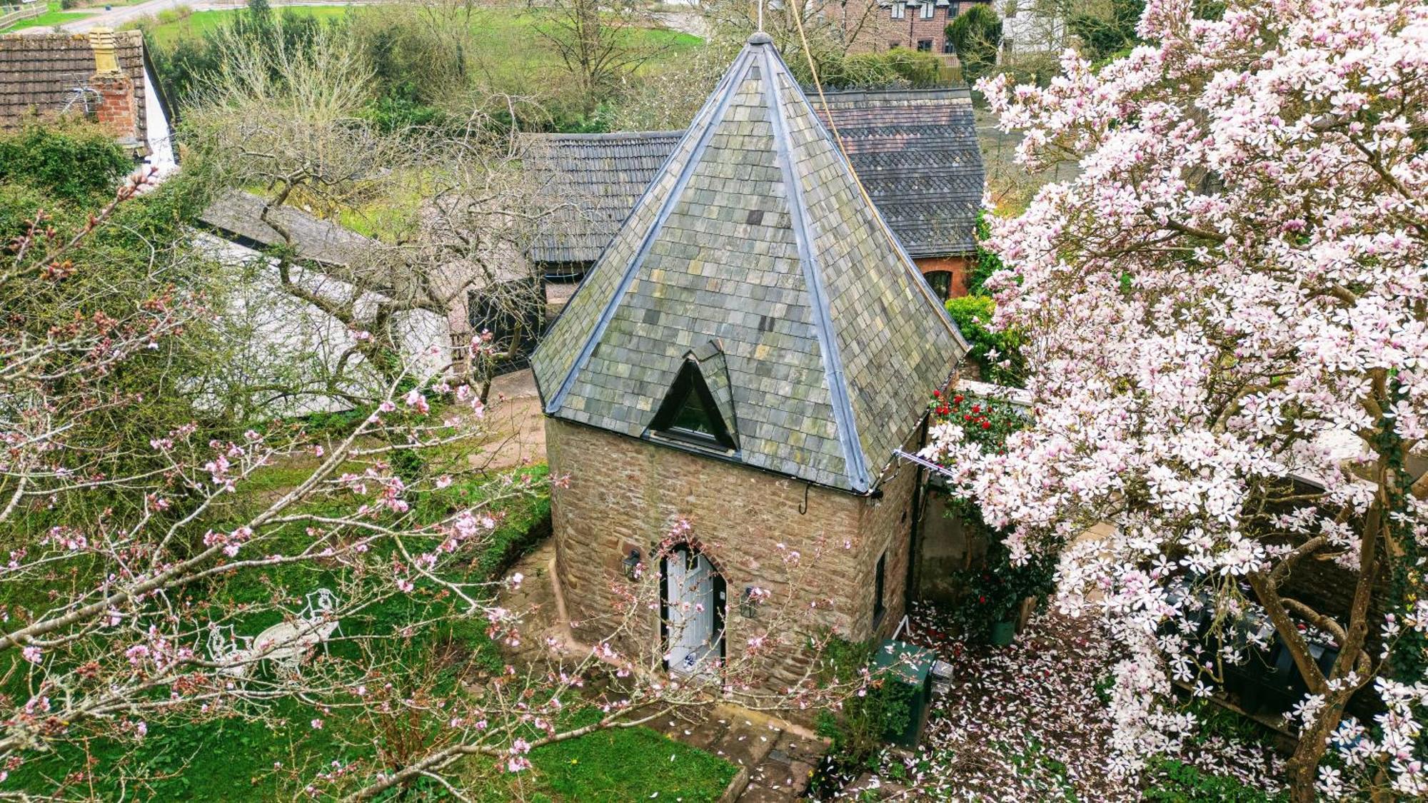 Fairy Cottage Lea Exterior photo